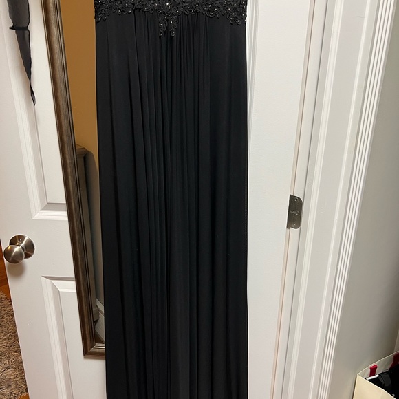 Faviana Gown - Picture 6 of 6